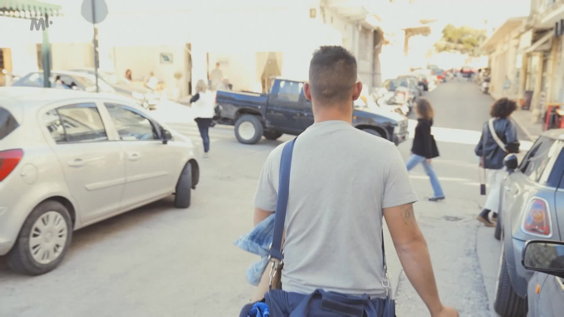 Načo pôjdem domov S01E05 09 2022 SK dab 1080p David poprvé u moře, Rozálie posílá žárlivé zprávy mp4