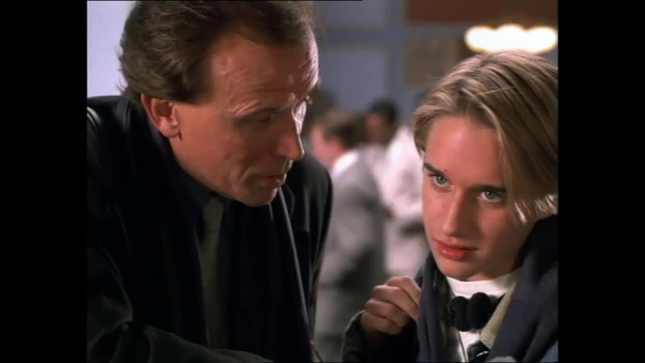 Nepřítel mého nepřítele (Peter Weller,Daryl Hannah,Tom Berenger 1999 Akční Thriller Bdrip 1080p ) Cz dabing avi