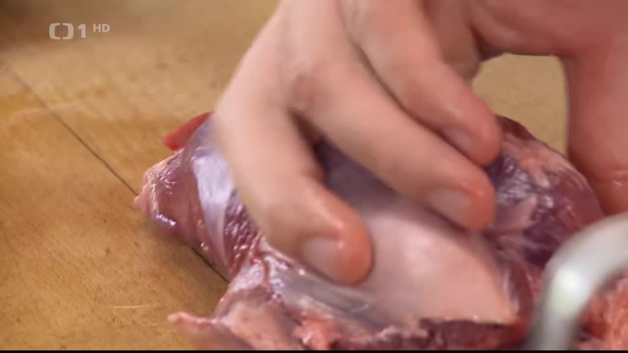 Srnčí kýta podle Jiřího Kodeta a olejová bábovka dědy Leopolda Kluci v akci mp4