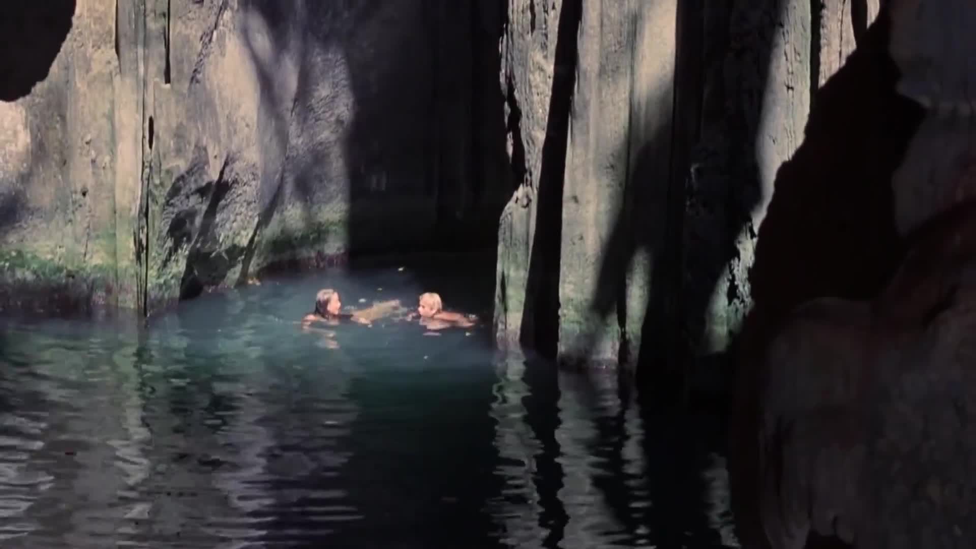 Modrá laguna (r 1980 1920x1080) sestřih Richard a Emmeline romantické scény na ostrově Nanuya Levu Fiji.avi