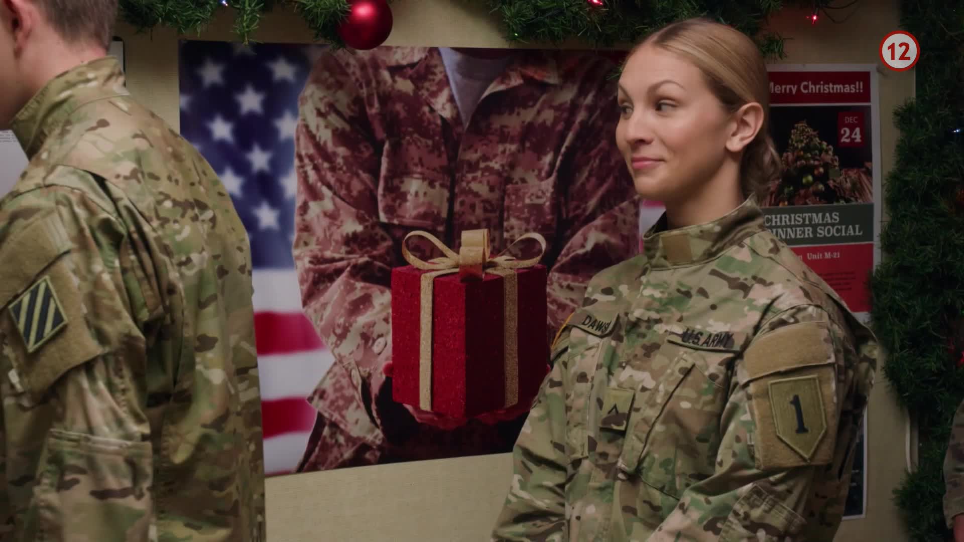 Pět přání k Vánocům (2019)(CZ)(FullHD) sestřih Carter (Madison Smith) a Angie (Lanie McAuley) se seznamují.mkv