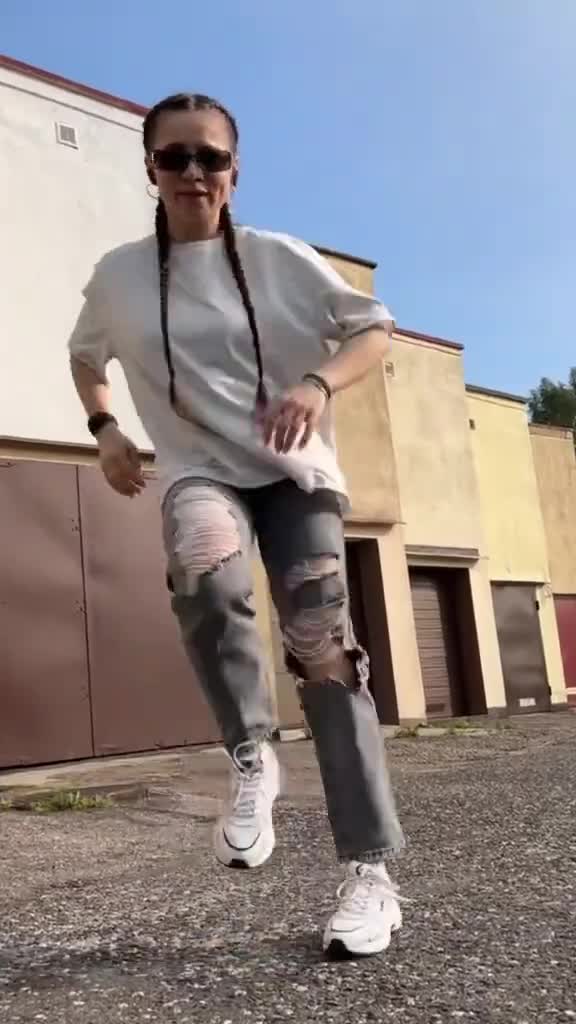 220 Best Shuffle Girl Dance Music Video 2026 On A Viral Tiktok Song❤️ mp4