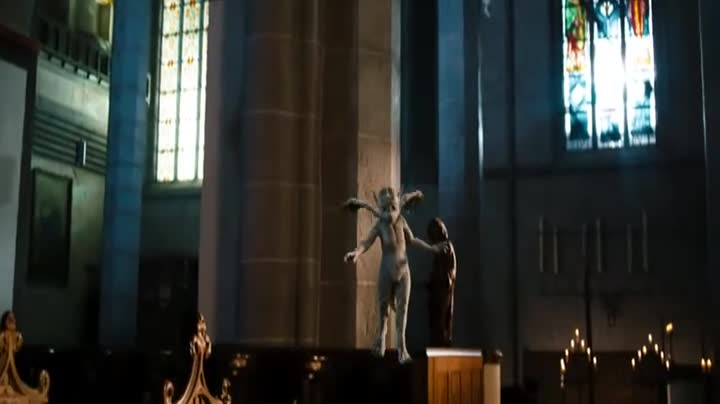 Modrá jako safír (Maria Ehrich,Jannis Niewöhner,Peter Simonischek 2014 Drama Fantasy Mysteriózní Sci Fi Bdrip 1080p ) Cz dabing mp4