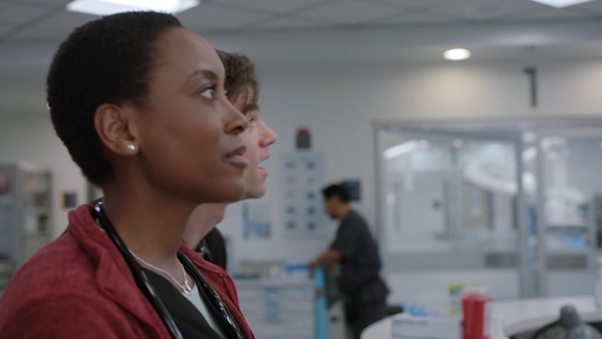 Urgent S01E01 15 2025 CZ dab 1080p 07 00 mkv