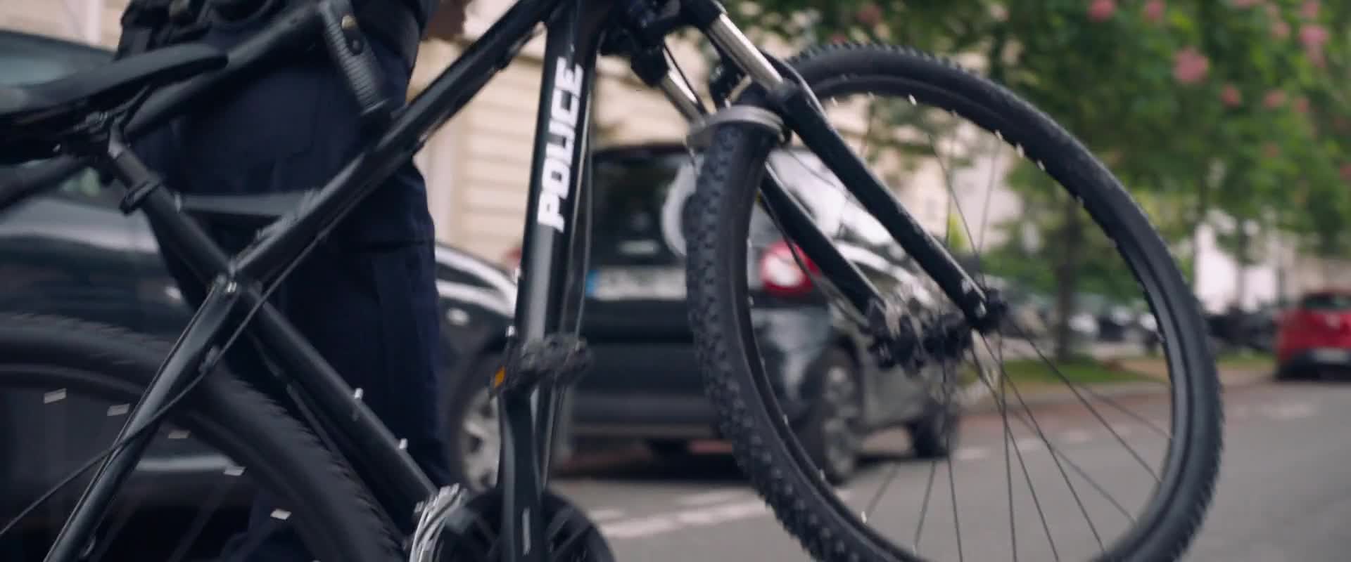 Elitní policajtka (Alice Pol,Dany Boon,Michel Blanc 2016 Komedie Akční Bdrip 1080p ) Cz dabing mkv