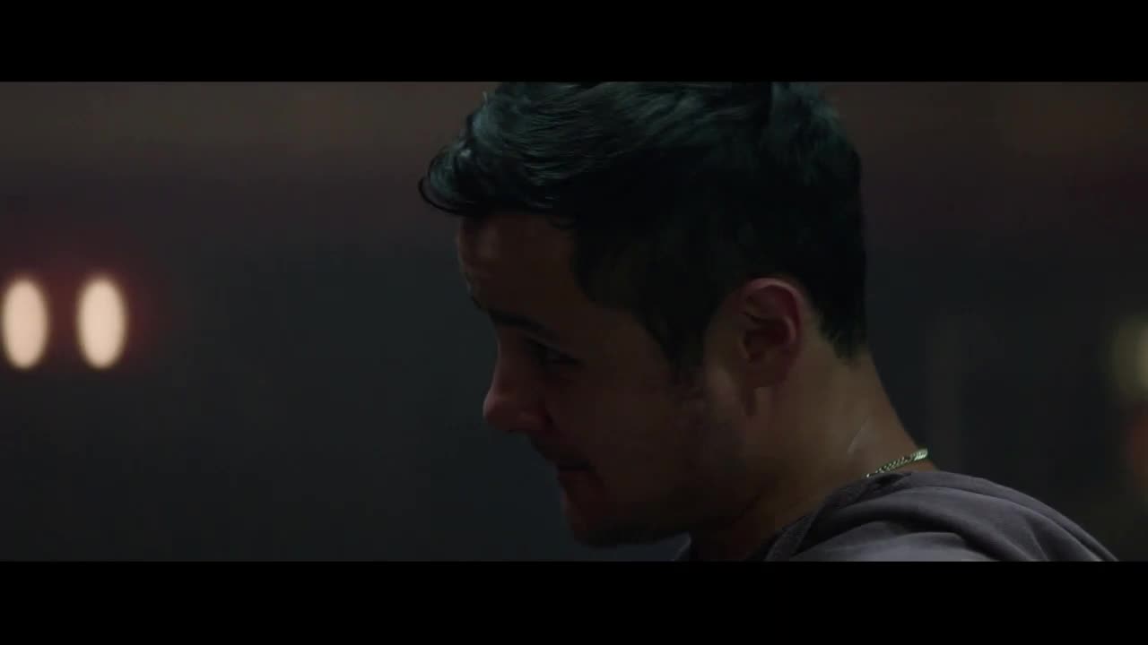 Tři vteřiny (Joel Kinnaman,Rosamund Pike,Ana de Armas,Clive Owen 2019 Drama Krimi Bdrip 1080p ) Cz dabing mkv