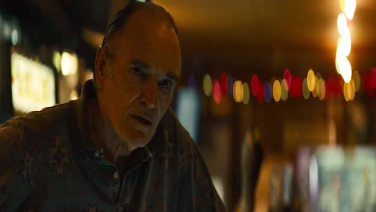 Pryč od pece (Christian Bale,Woody Harrelson,Casey Affleck 2013 Dráma Krimi Thriller Bdrip 1080p ) Cz dabing avi