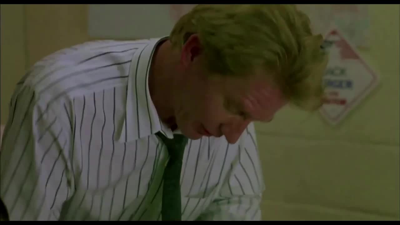 Muži při práci (Charlie Sheen, Emilio Estevez, Leslie Hope 1990 Komedie Akční Krimi Thriller Bdrip 1080p ) Sk dabing mp4