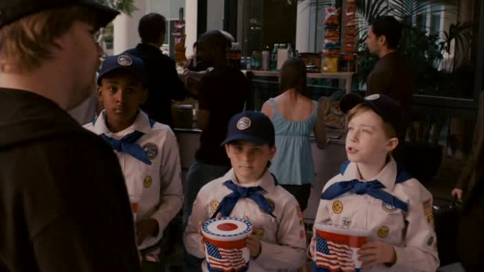 Bláznivá střela Amerika v ohrožení (Kevin P Farley, Kelsey Grammer, Robert Davi 2008 Komedie Bdrip 1080p ) Cz dabing avi