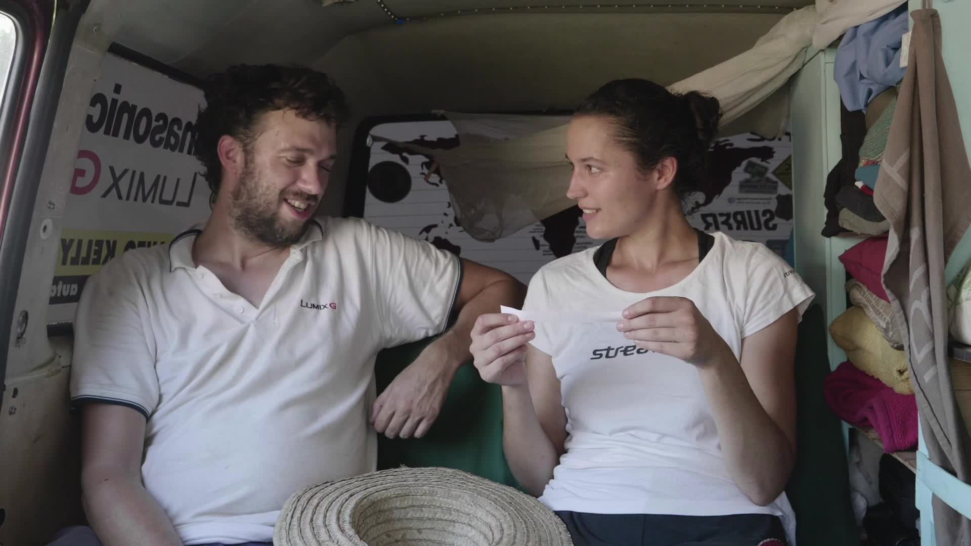 Busny S01E26 26 2017 CZ dab 1080p Vše, co jste kdy chtěli vědět o Busnách, ale báli jste se zeptat mp4