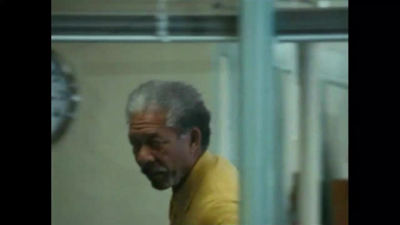 Mimo zákon (Morgan Freeman, Kevin Spacey, Justin Timberlake, LL Cool J 2005 Drama Thriller Krimi Bdrip 1080p ) Cz dabing avi