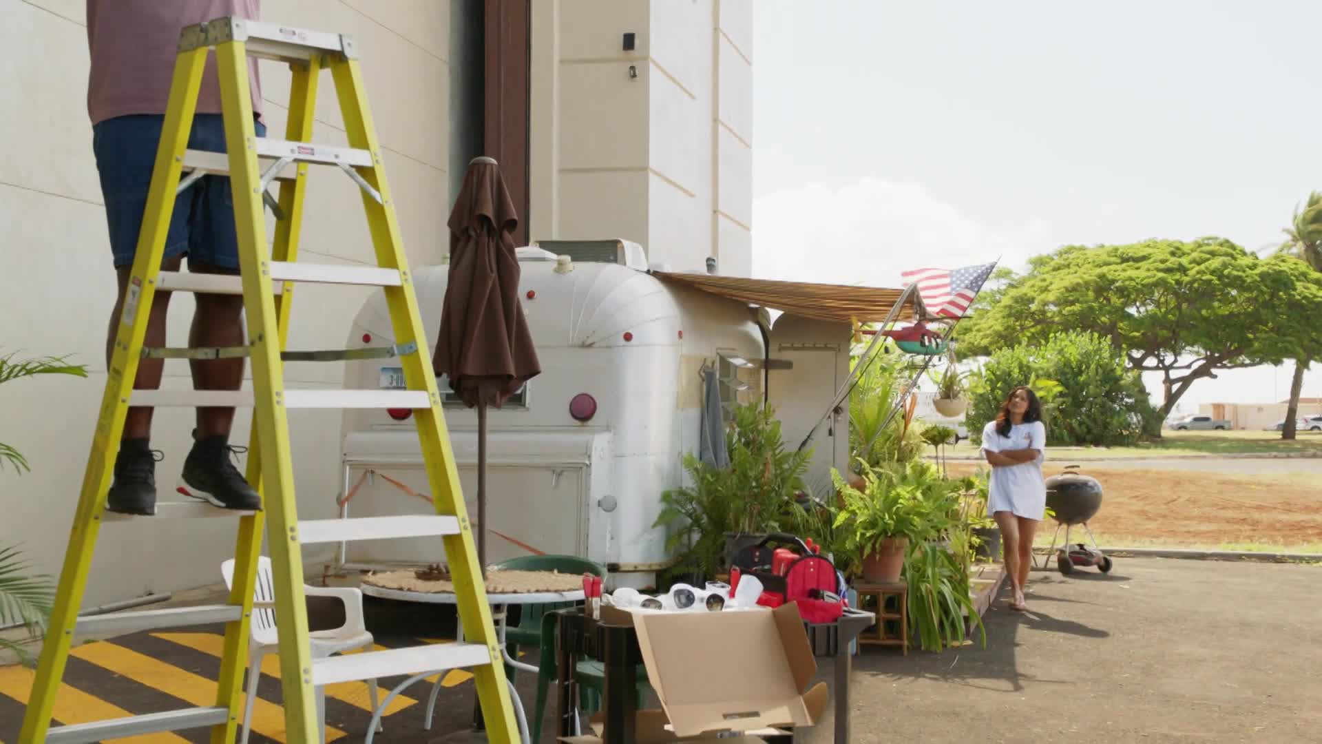 Magnum P I S05E04 20 2023 CZ dab 1080p Mimopracovní aktivity mkv