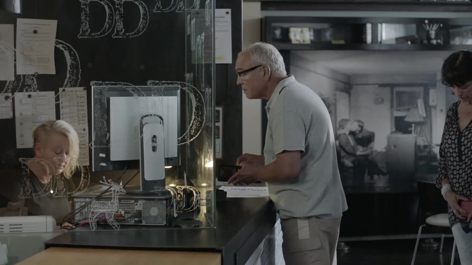 Zkáza Dejvického divadla S01E04 06 2019 CZ dab 1080p Šmejdi mkv