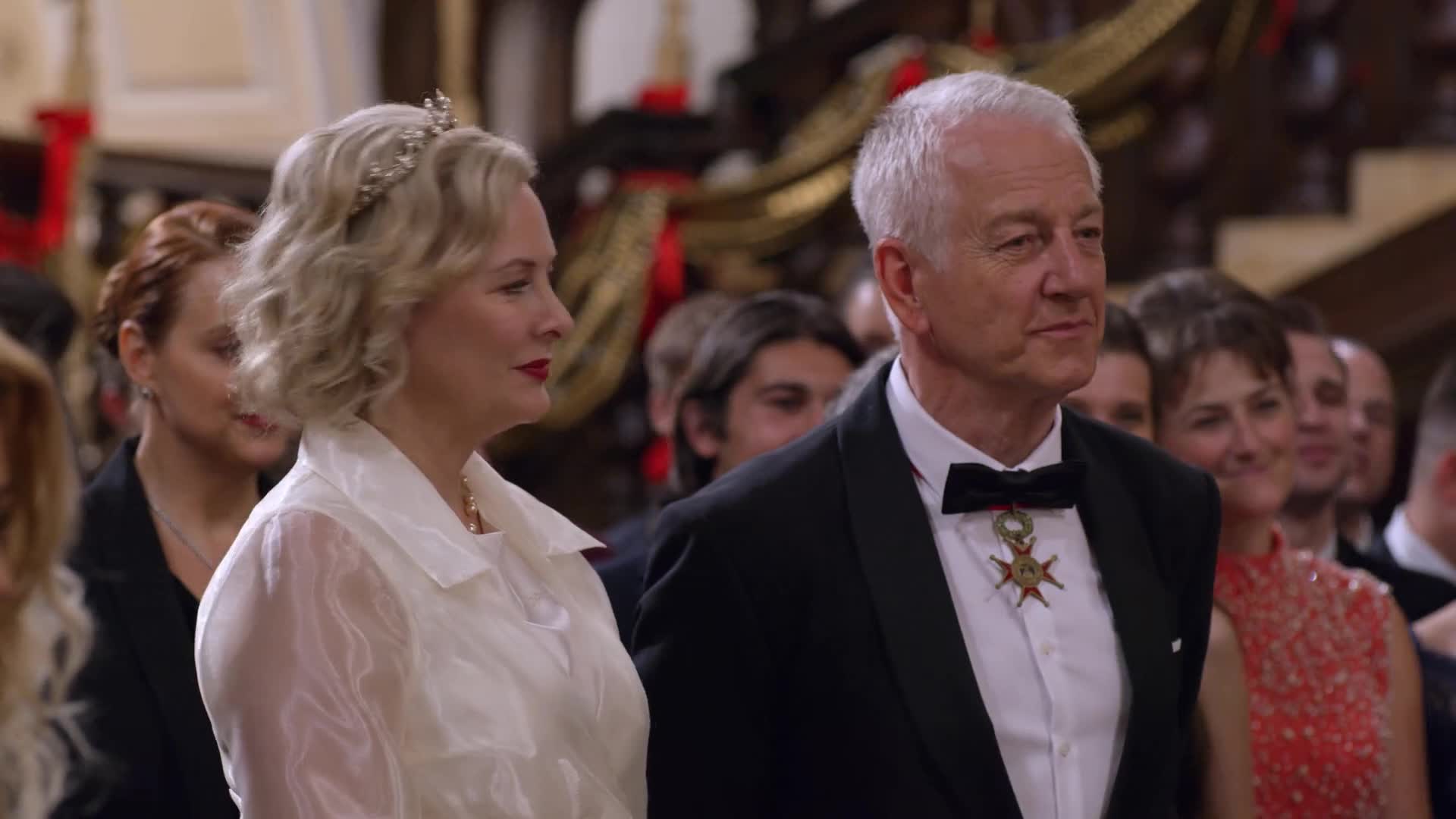 Princezna z cukrárny 2018 1080p WEBRip,CZ dabing 5 1 sestřih společných scén Vanessa Hudgens a Sam Palladio.mkv