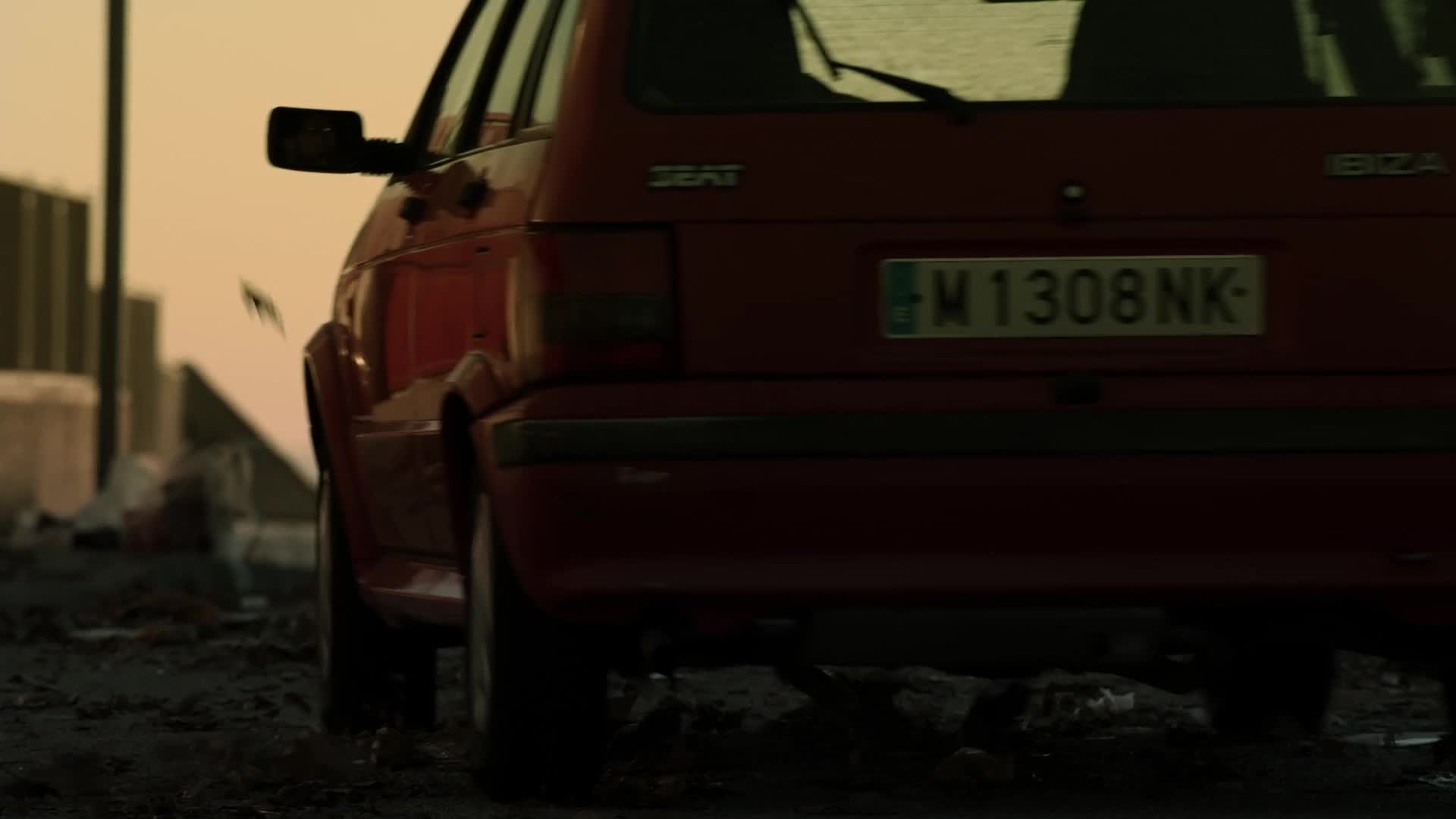 Papírový dům S01E01 Epizoda 01 (2017) akční krimi thriller mysteriózní czdab mkv