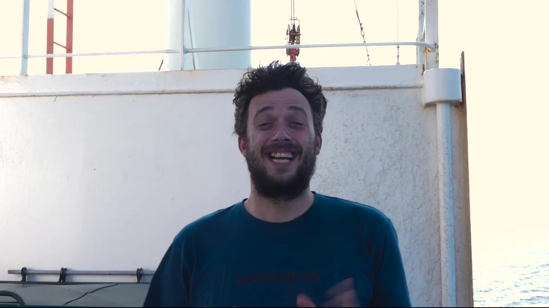 Busny Bonusy S01E05 28 2017 CZ dab 1080p BONUS Průvodce lodí Grande Elade mp4