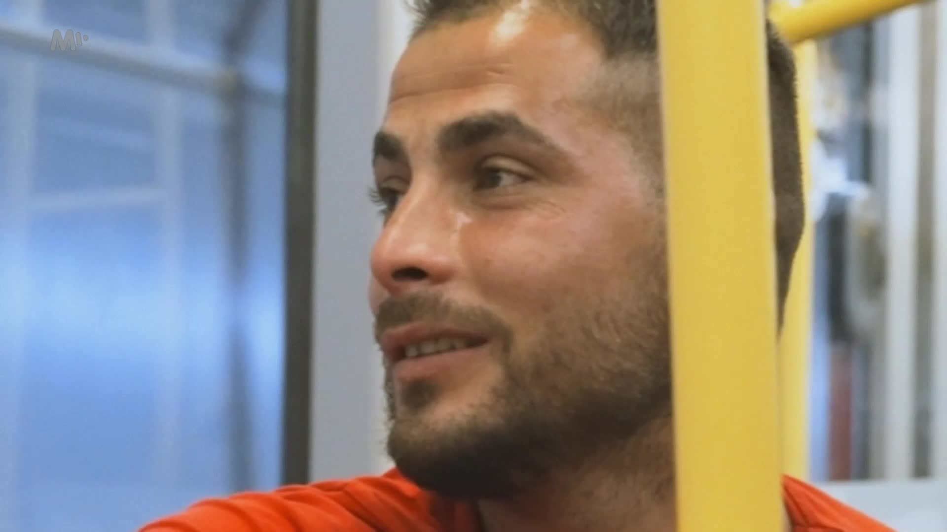 Načo pôjdem domov S01E03 09 2022 SK dab 1080p Vykoupat se, do vlaku a domů! Stihne to David s Rozálií v časovém limitu mp4