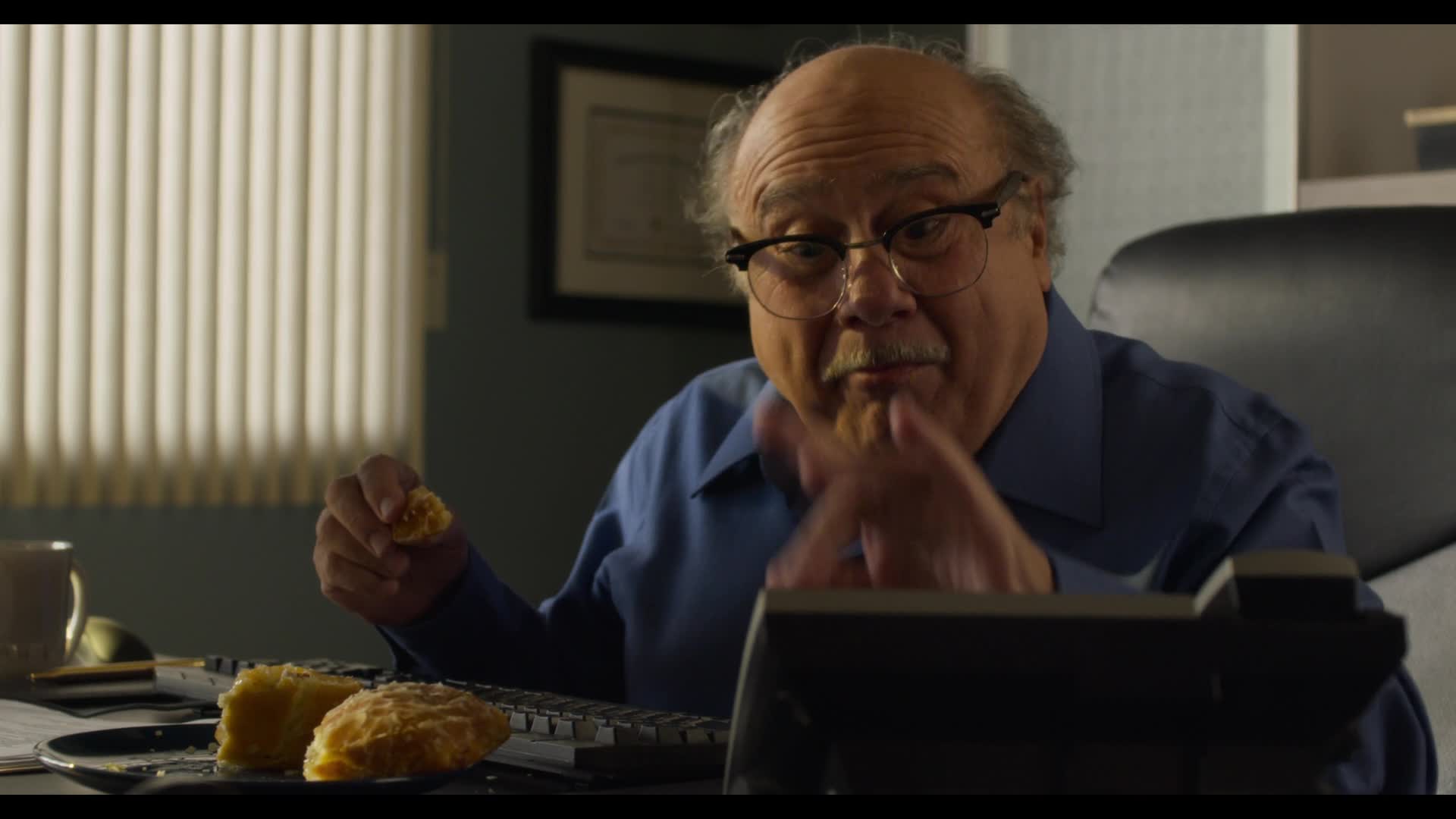 Kominského metoda S01E05 08 2018 CZ dab 1080p Kapitola 5 Zjevuje se agent mkv