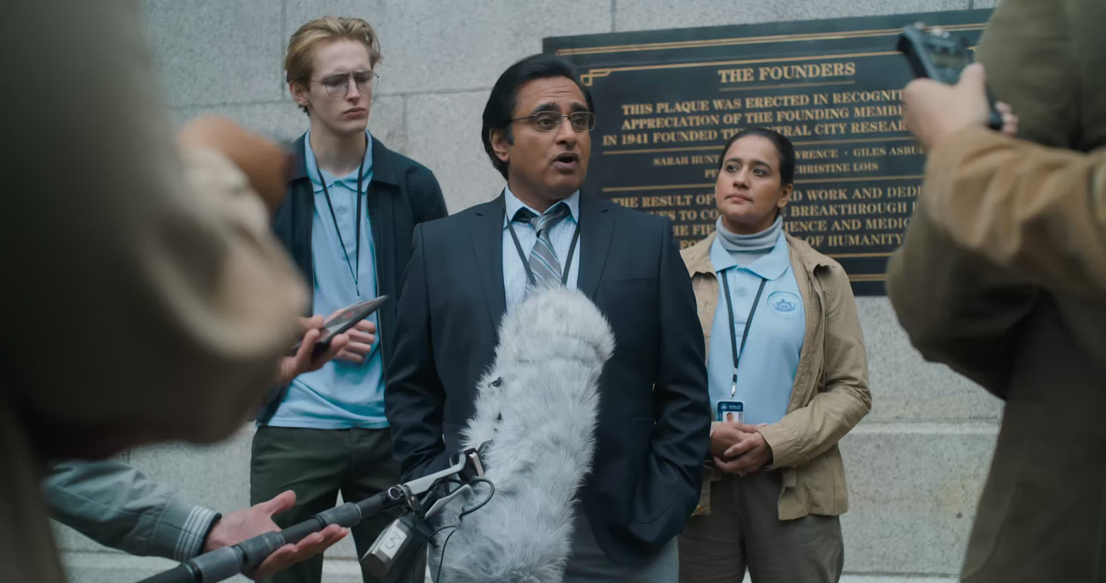 Flash (Ezra Miller, Michael Keaton, Ben Affleck 2023 Akční Dobrodružný Fantasy Sci Fi Bdrip 1080p ) en Cz Sk dabing mkv