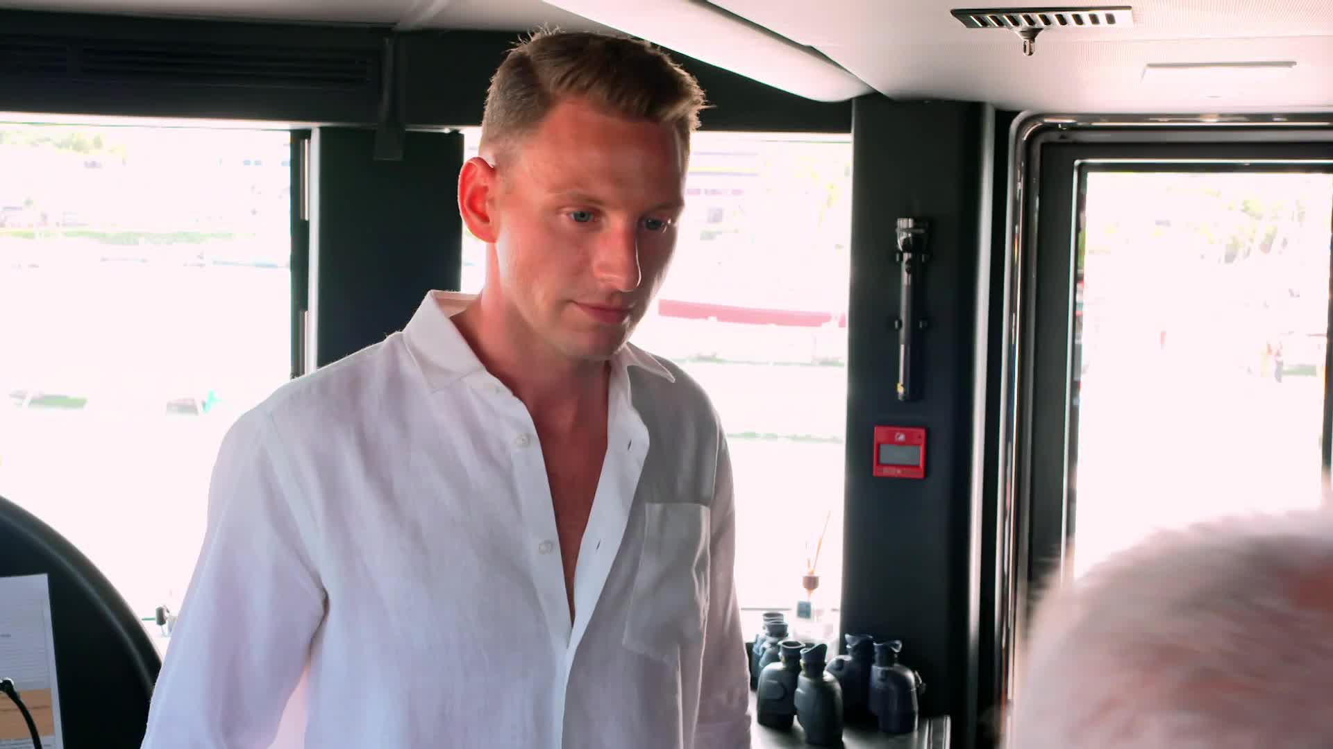 Život na jachtě S10E01 17 2022 CZ dab 1080p Láska na pláži nikdy nevydrží mp4