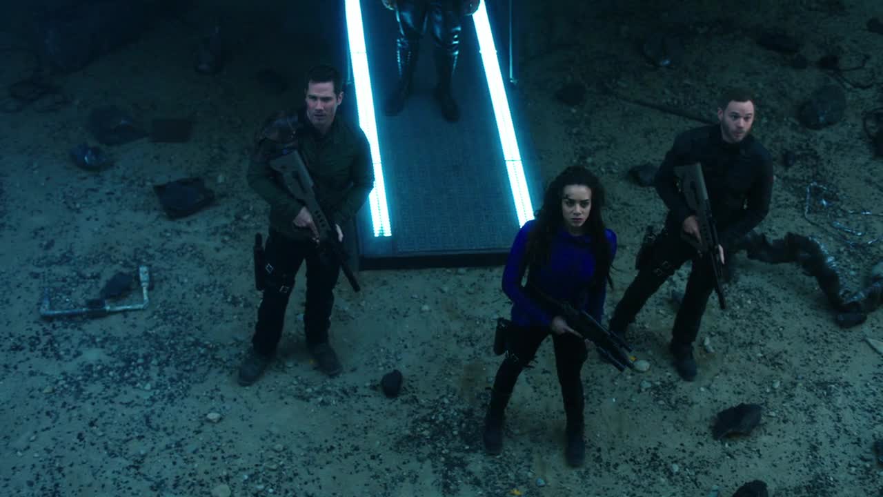 VESMÍRNÍ LOVCI Killjoys s02e02 Divoké Westerly mp4