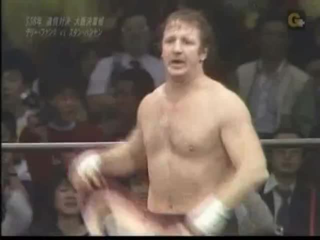 Stan Hansen vs Terry Funk (14 04 1983) mp4