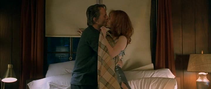 Banditi Bandits (2001) SD Cate Blanchett Brue Willis kissing scene.avi