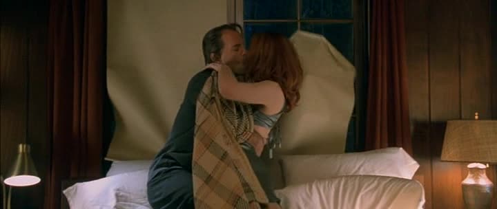 Banditi Bandits (2001) SD Cate Blanchett Brue Willis kissing scene.avi