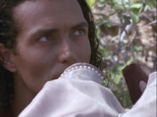 He kisses her hand she smile Conan 16 The Taming DVDRip XviD Rus Eng 00 40 09.avi