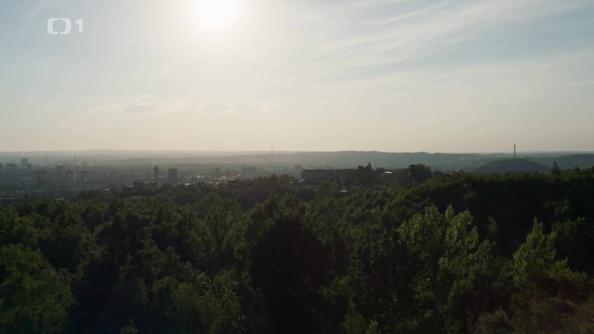 Stíny v mlze S01E10 Závod mkv
