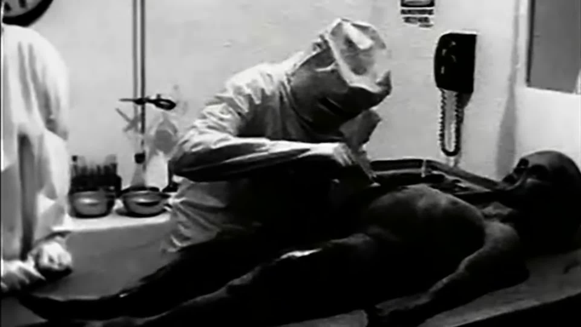 Nejvetsi podvody historie 3 The Alien Autopsy [History's Greatest Hoaxes] (cz en 1080p VP9) mkv
