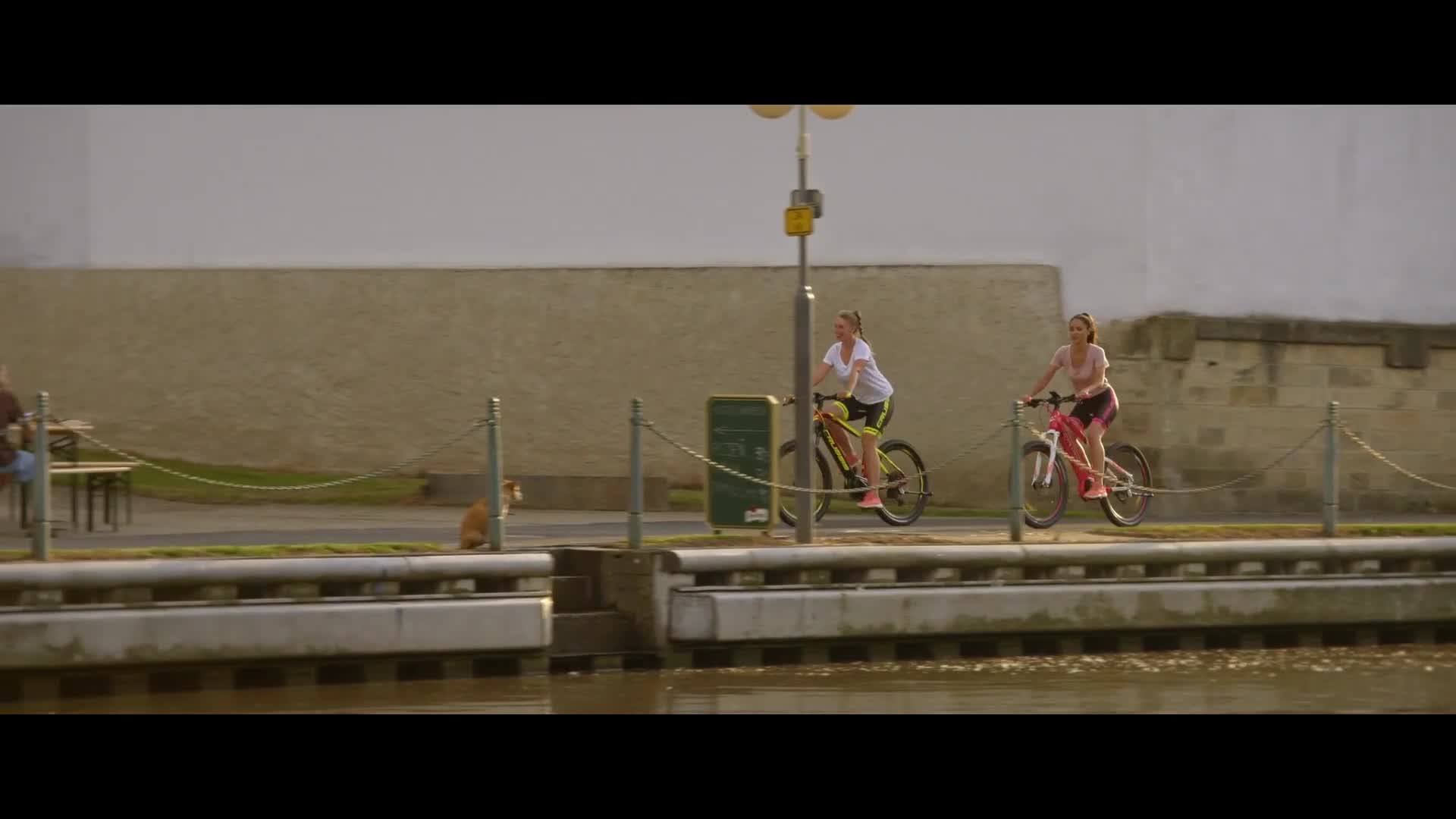 Ženy a život {2022} komedie, romantický AAC 5 1 1080p mkv