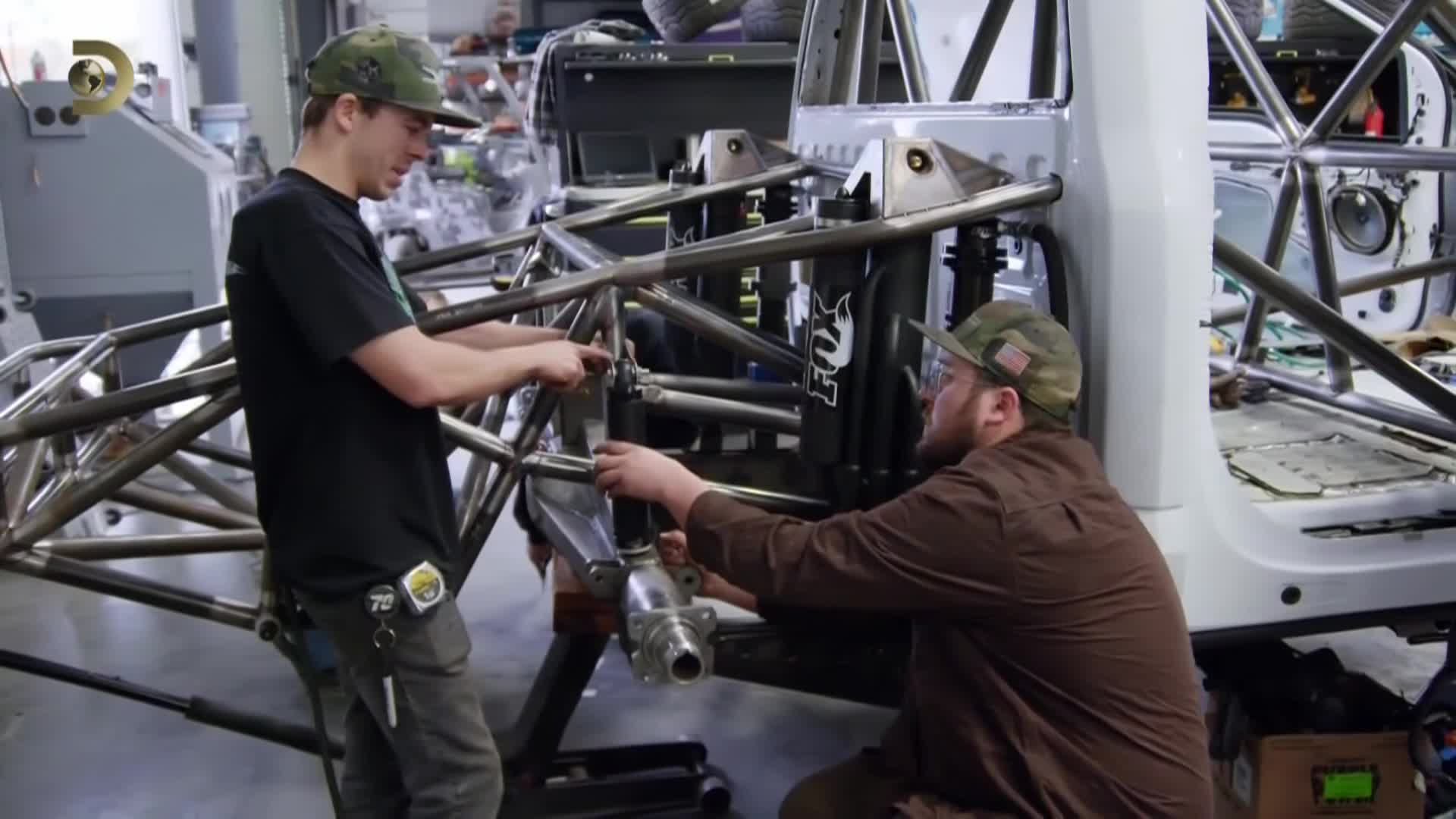 Dvě turba S01E06 08 2018 SK dab 1080p Nezabudni nestlacat v strede brzdu mkv