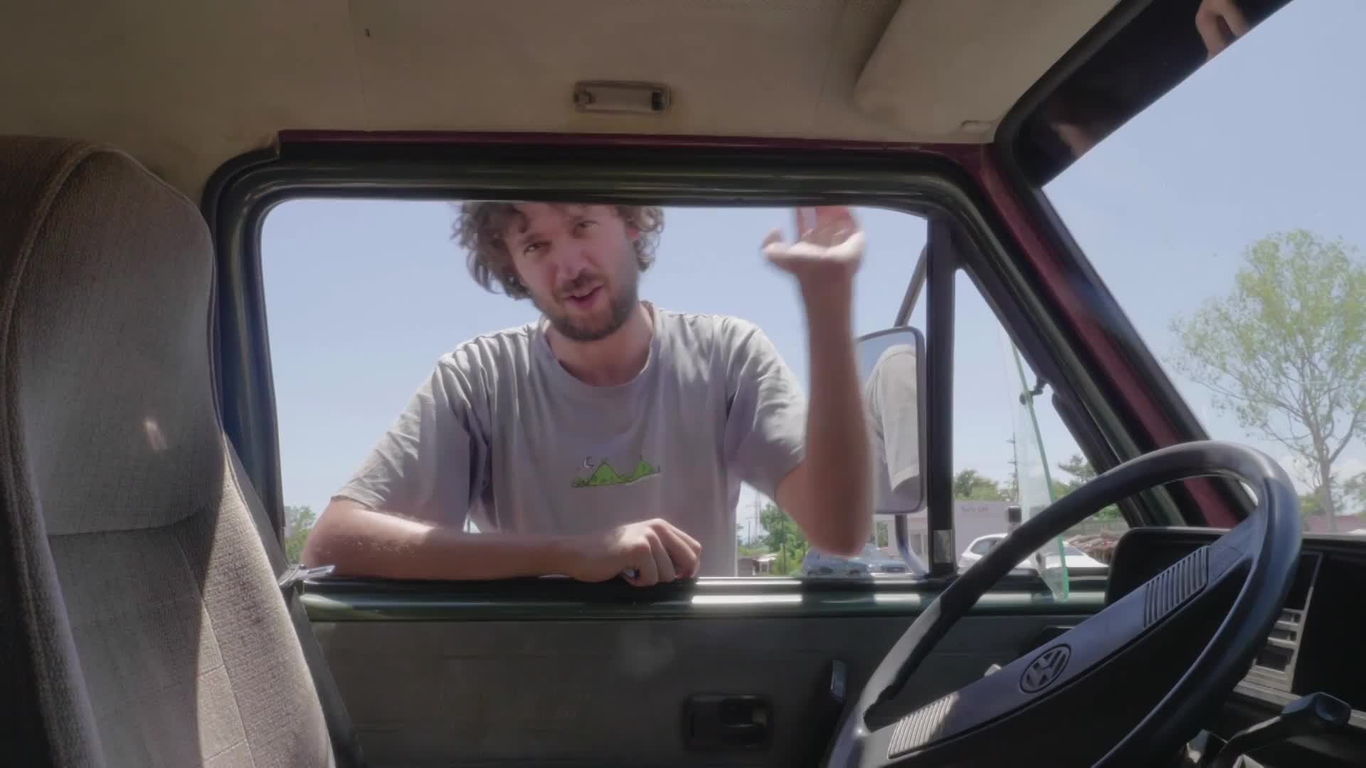 Busny S01E21 26 2017 CZ dab 1080p Mosambik jako po přímce Po deseti kilometrech zahněte doleva mp4