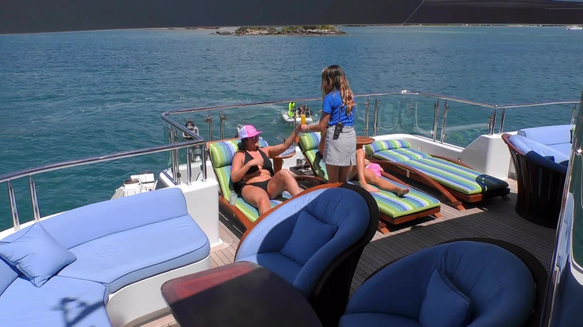 Život na jachtě S08E13 17 2020 CZ dab 1080p James má malér mp4