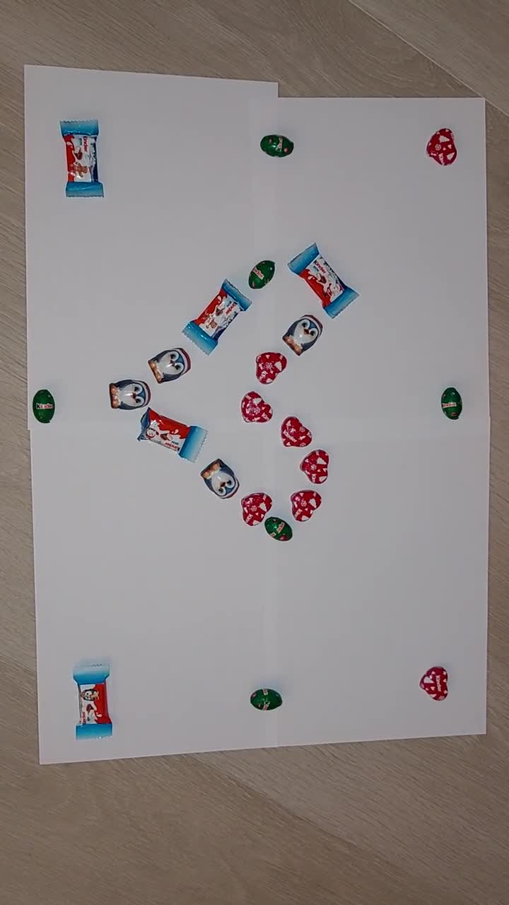 24 12 2025 princezna Marianka Mimapinková nahrála jahodový kruh mp4