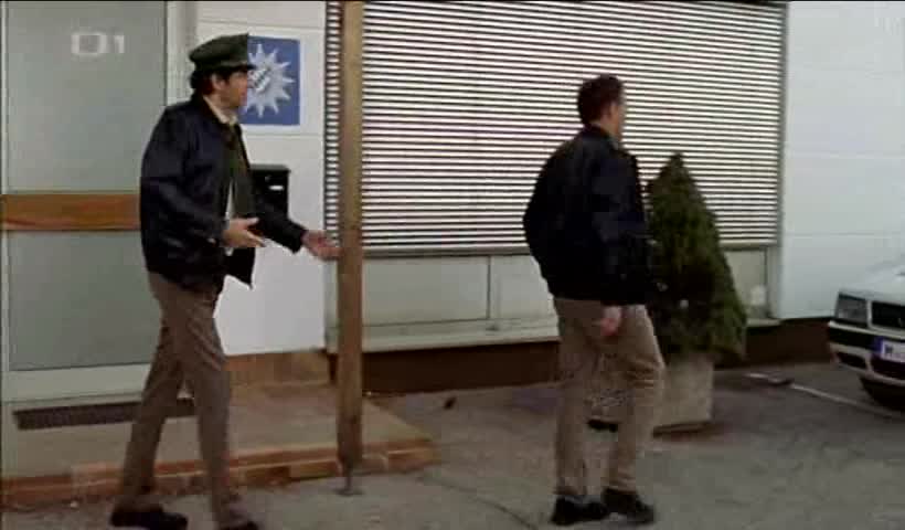 Hubert a Staller 1x15 Koncert pro mrtvolu arc avi