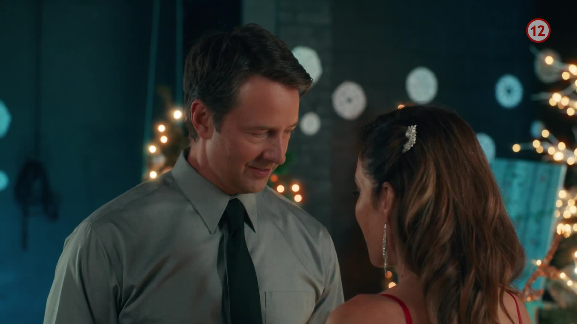 Umění Vánoc Umenie Vianoc The Art of Christmas WEBRip CZ 2022 1080p (czech dubbing only) několik scén s Olivií (Brigitte Kingsley).mkv