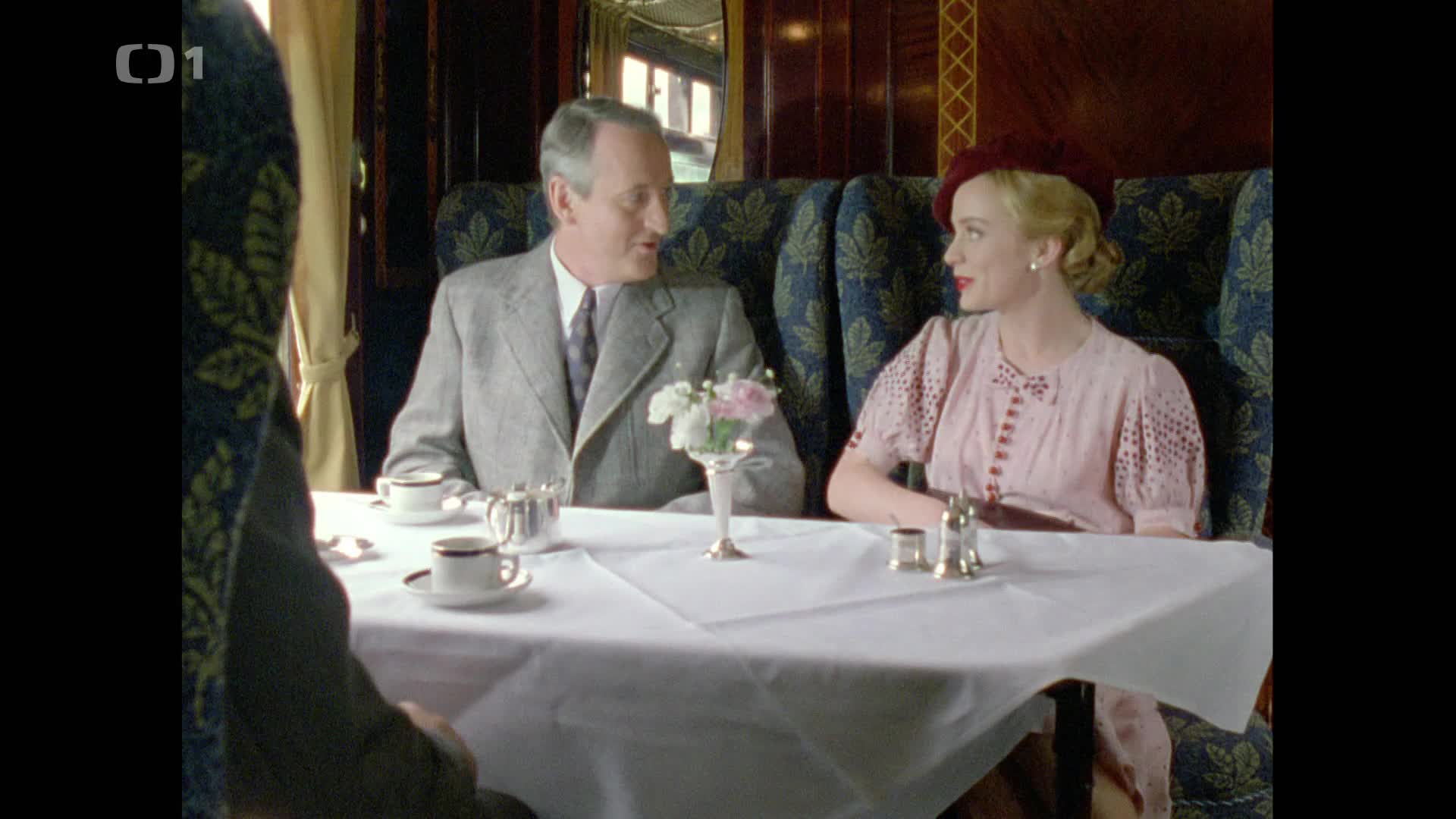 Hercule Poirot S05E07 Zrcadlo mrtveho muze [Dead Man's Mirror] (cz en 1080p) mkv