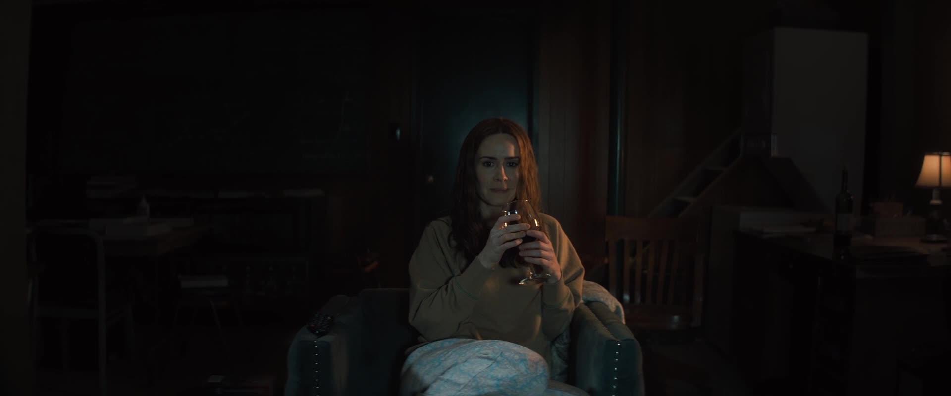 V zajetí (Sarah Paulson,Kiera Allen,Onalee Ames 2020 Horor Thriller Mysteriózní Bdrip 1080p ) Cz dabing mkv