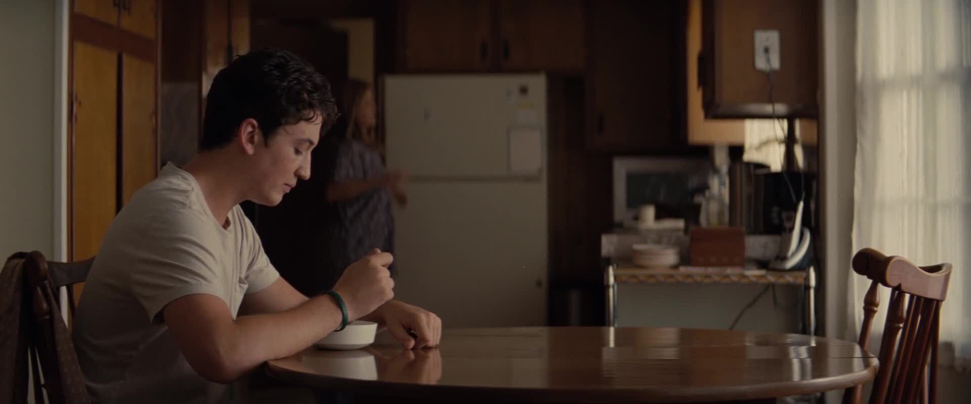 Kouzlo přítomného okamžiku (Miles Teller,Shailene Woodley,Brie Larson 2013 Drama Romantický Komedie Bdrip 1080p ) Cz dabing avi