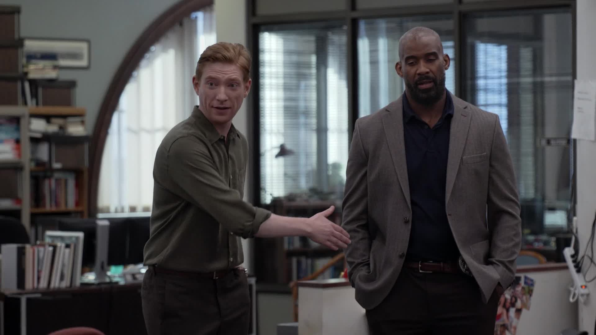 The Paper 2025 S01E05 [ENG1080p] mp4