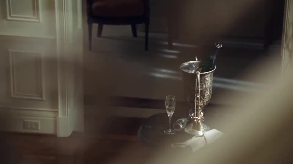 Nebezpečne blonďavá Filmová hvězda (Jessica Simpson, Vivica A Fox, Steve Guttenberg 2008 Komédie Bdrip 1080p ) Sk dabing mp4