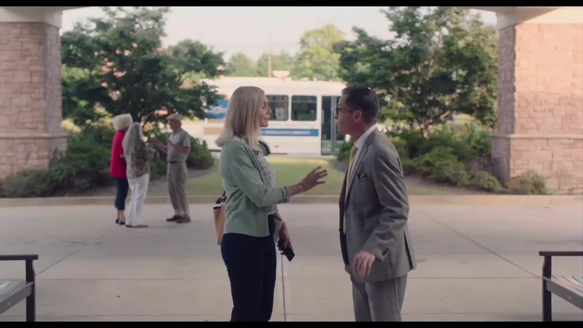 Včelí královny (Ellen Burstyn, James Caan, Ann Margret 2021 Komedie Drama Romantický Bdrip 1080p ) Cz dabing avi