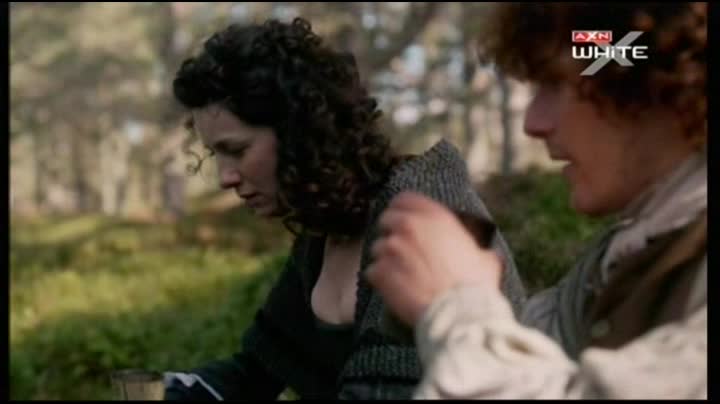 Cizinka S01E99 sestřih scény Claire a Jamieho.avi