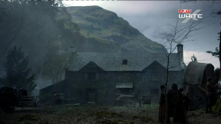 Cizinka S01E99 sestřih scény Claire a Jamieho.avi