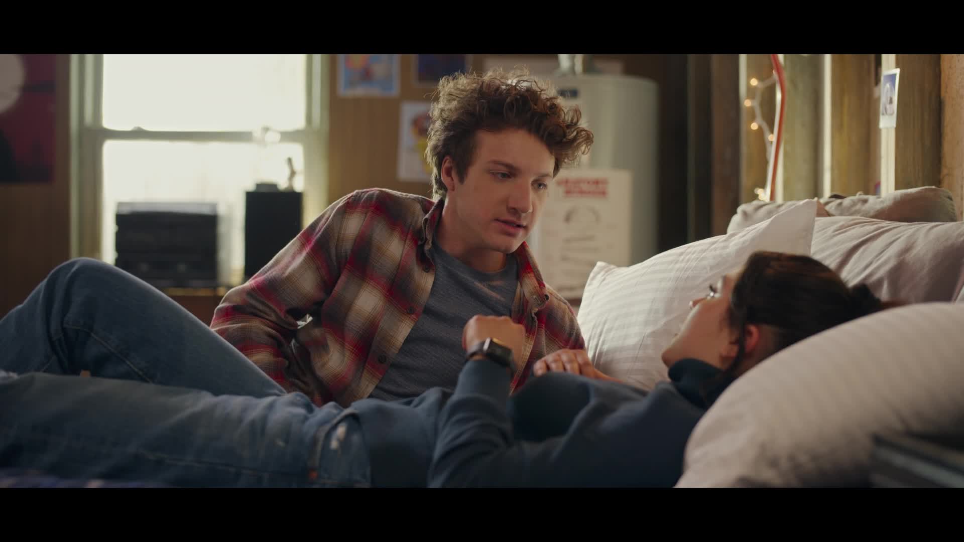 Sex Appeal 2022 (czech dubbing) sestřih Avery a Larson.mkv