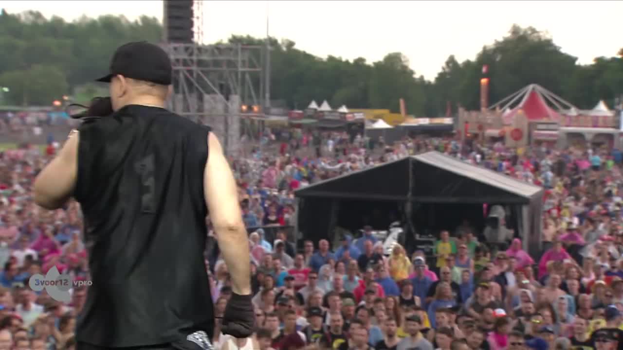 Body Count feat Ice T Cop Killer Live Pinkpop 2015 mp4