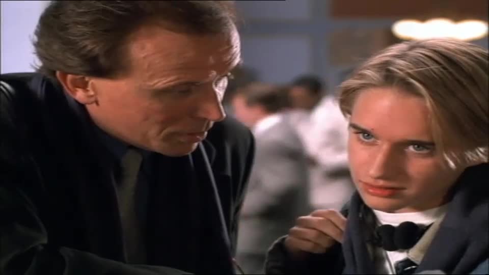 Nepřítel mého nepřítele (Peter Weller,Daryl Hannah,Tom Berenger 1999 Akční Thriller Bdrip 1080p ) Cz dabing mp4