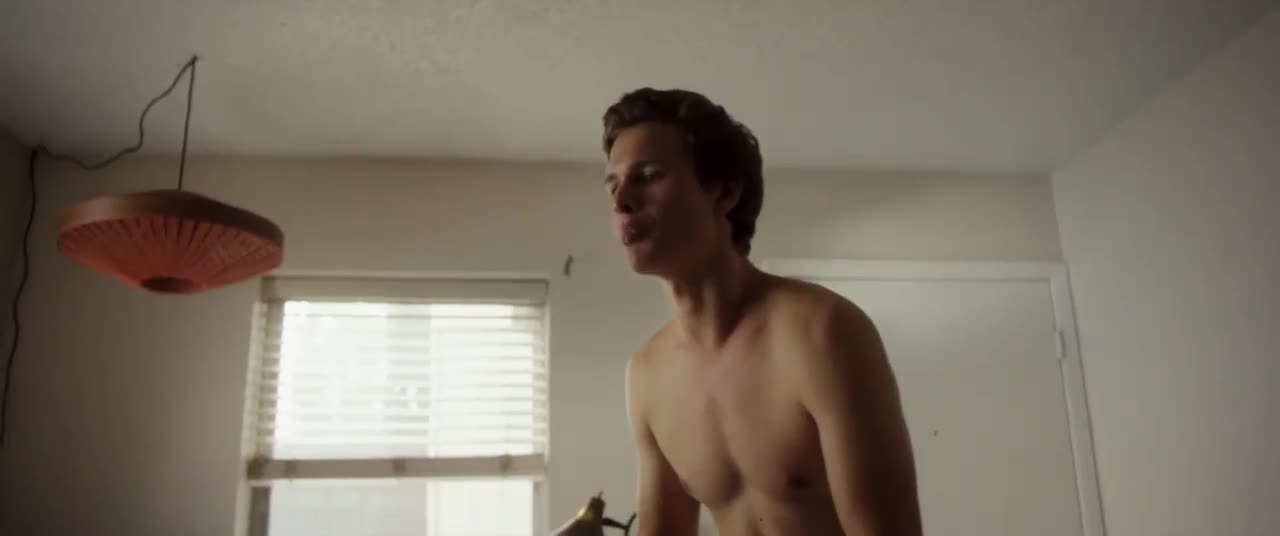 Klub miliardářů (Ansel Elgort,Taron Egerton,Kevin Spacey,Emma Roberts 2018 Životopisný Drama Bdrip 1080p ) Cz dabing mp4
